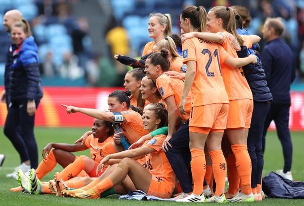 女足对荷兰最新战况