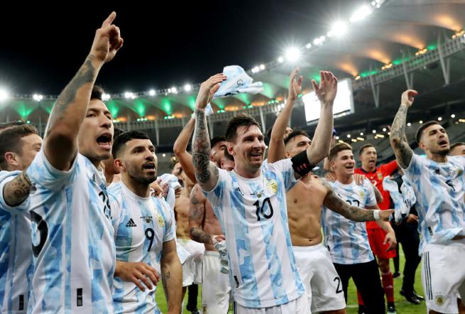 阿根廷两分险胜巴西夺冠