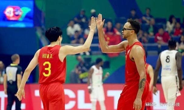 中国男篮大胜菲律宾男篮的相关图片