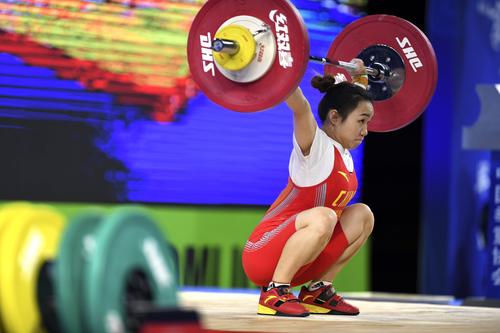直播:女子举重49公斤级决赛的相关图片